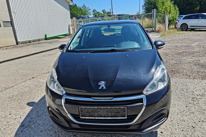 Gul Peugeot 208 fra 2015