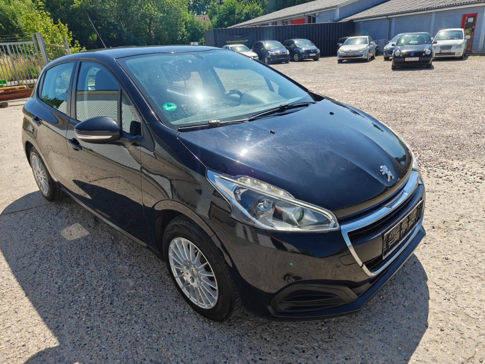 Gul Peugeot 208 fra 2015