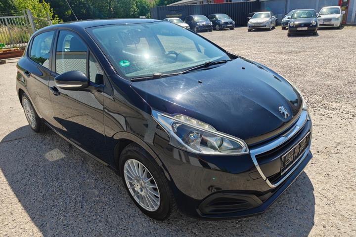 Gul Peugeot 208 fra 2015