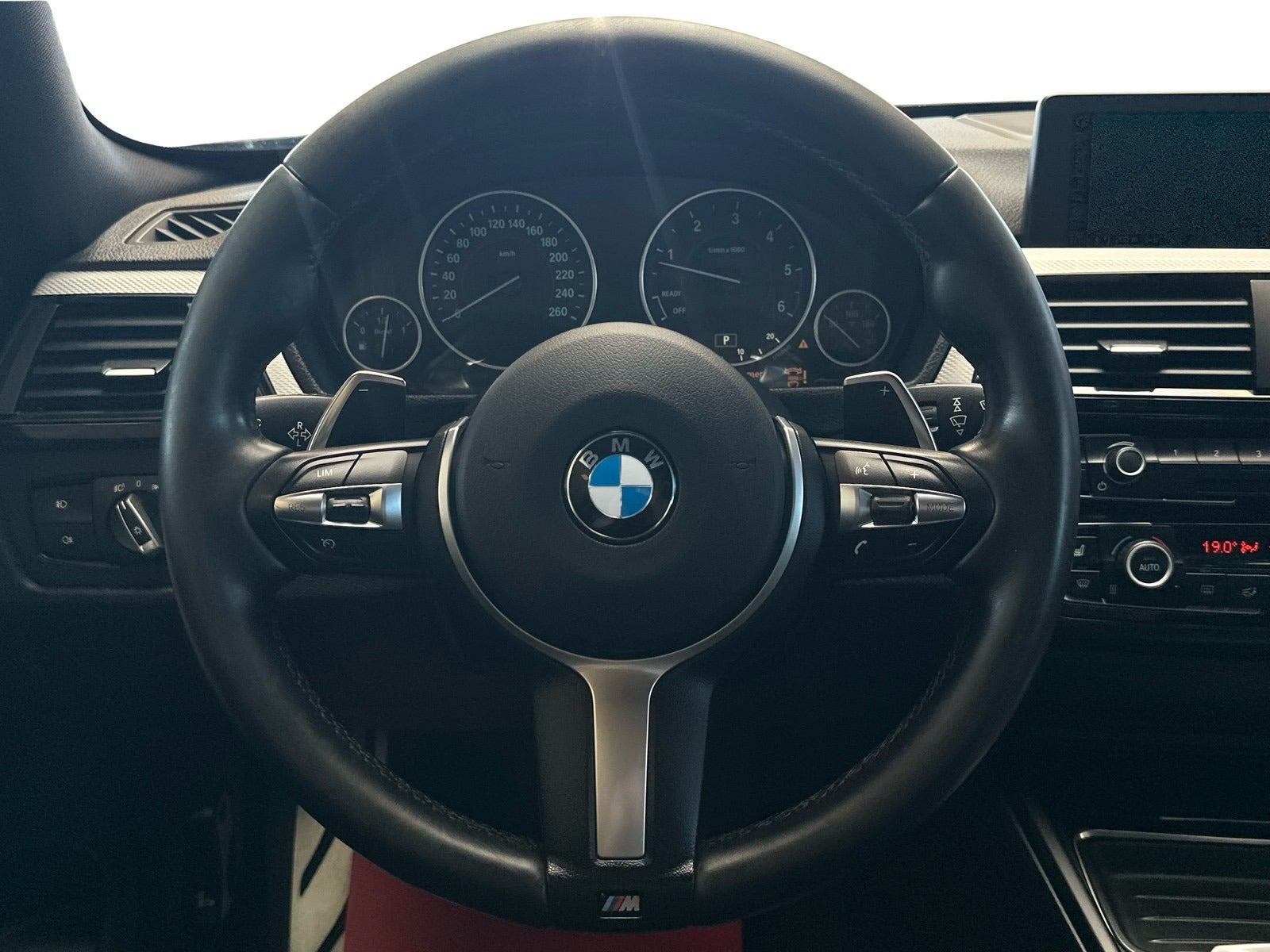 Sort BMW 420d fra 2015