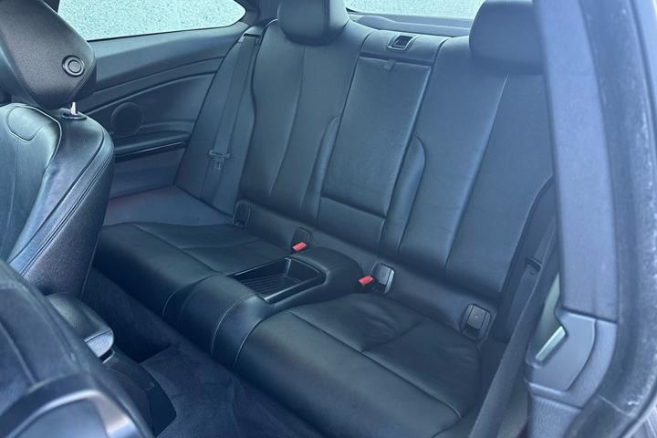 Sort BMW 420d fra 2015