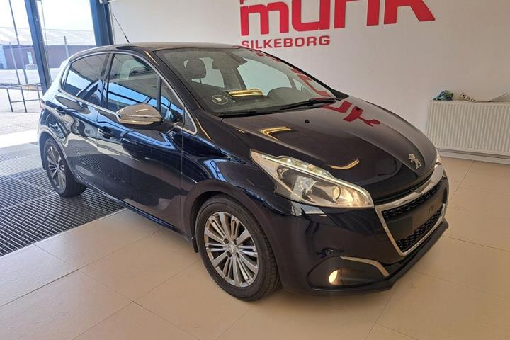 Blå Peugeot 208 fra 2015