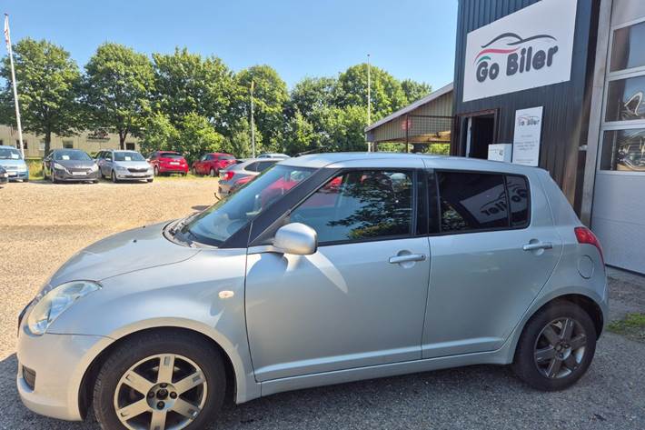 Grøn Suzuki Swift fra 2008