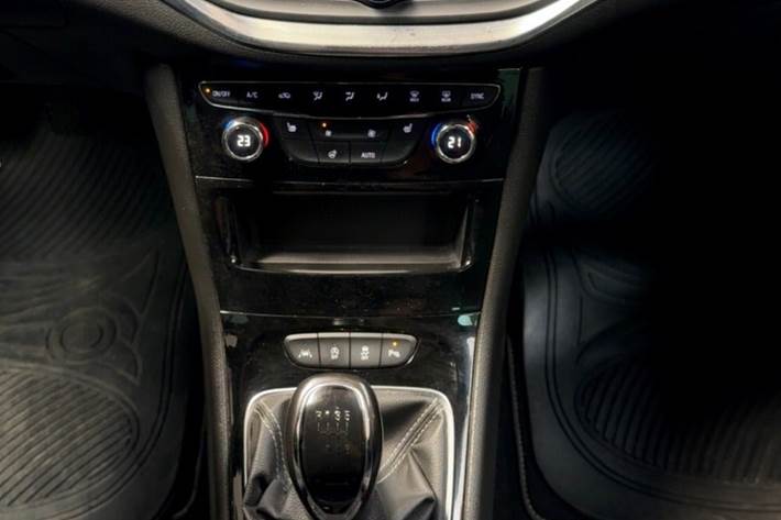undefined Opel Astra fra 2020