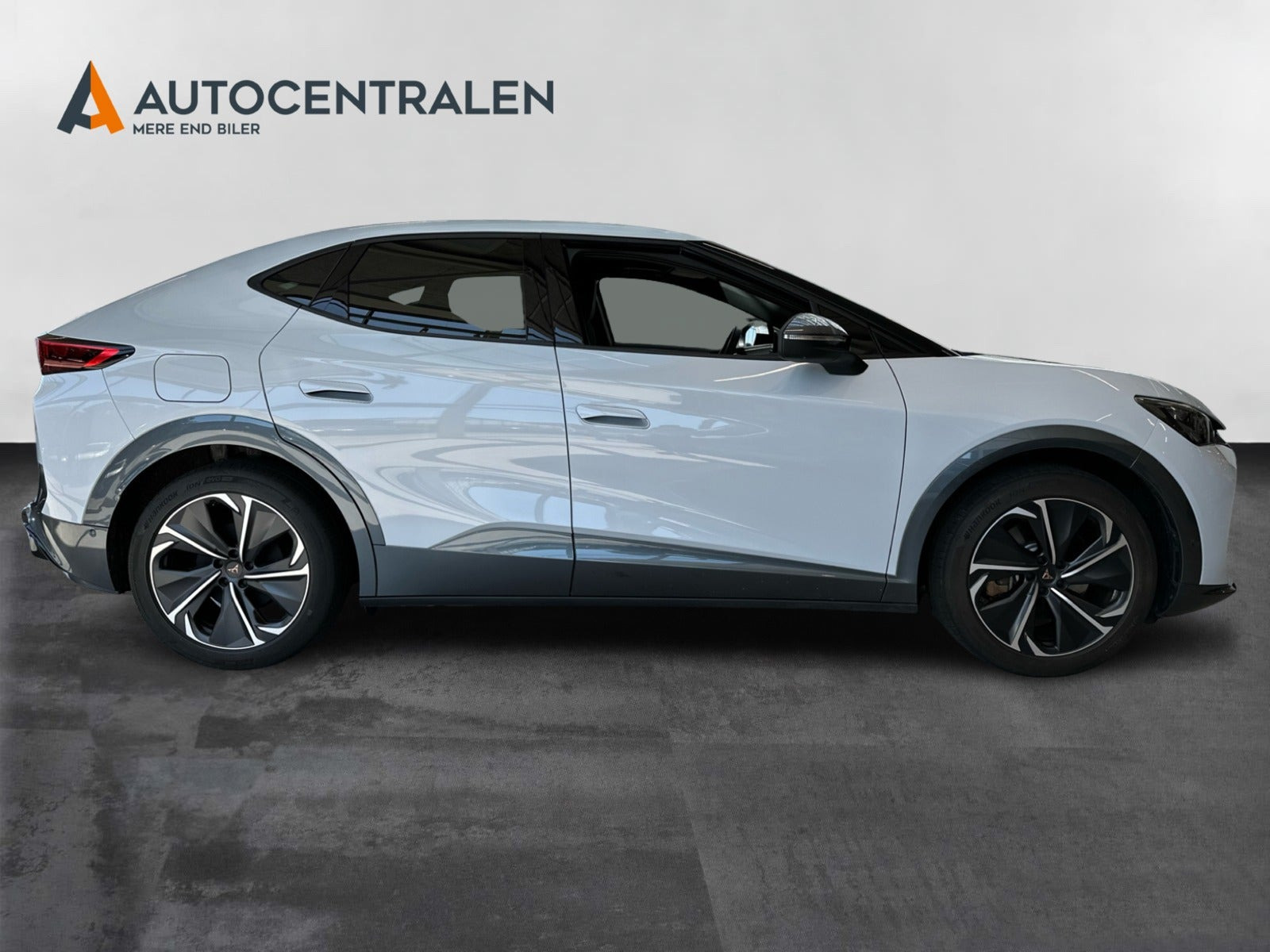 Hvid Cupra Tavascan fra 2024