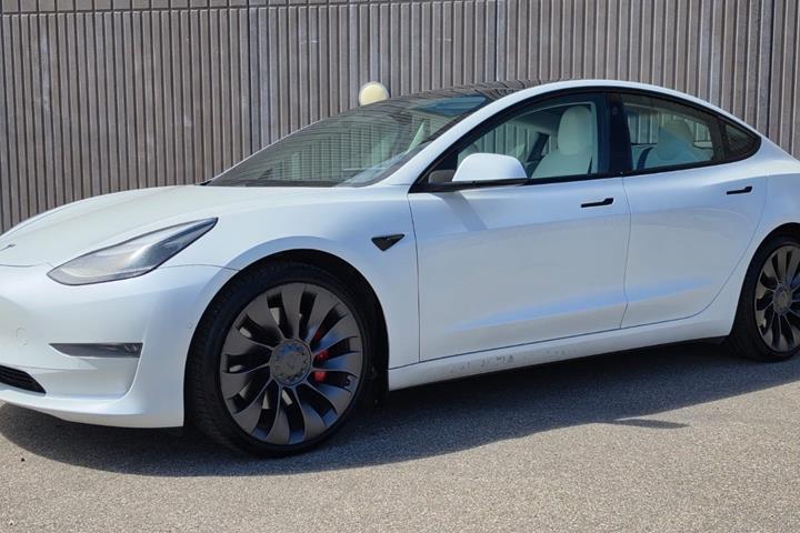 undefined Tesla Model 3 fra 2021