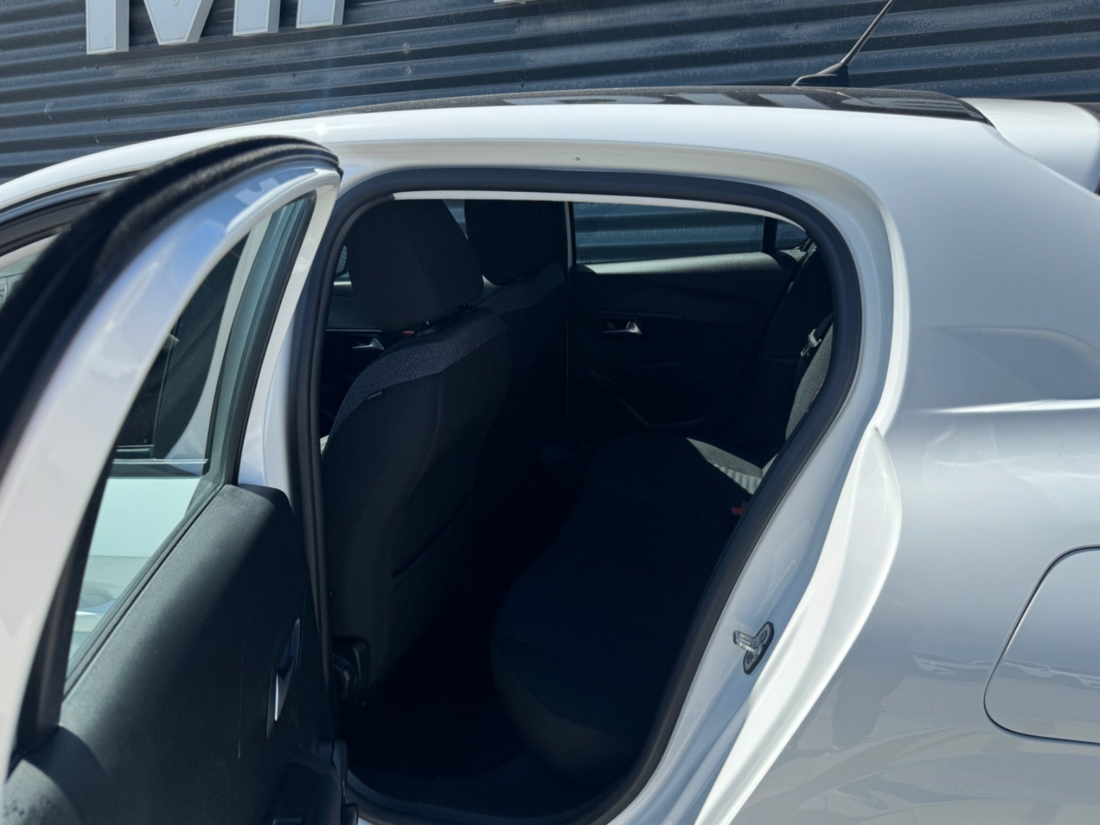 Hvid Peugeot 208 fra 2020