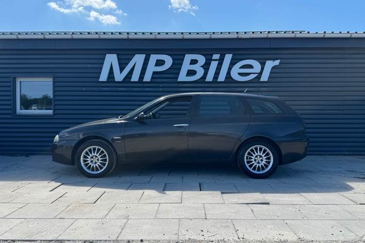 Sort Alfa Romeo 156 fra 2003