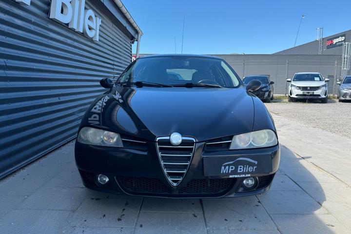 Sort Alfa Romeo 156 fra 2003