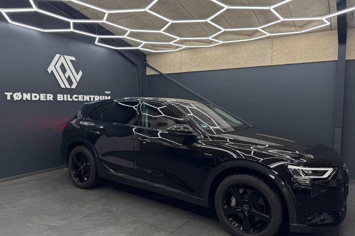 Sort Audi e-tron fra 2023
