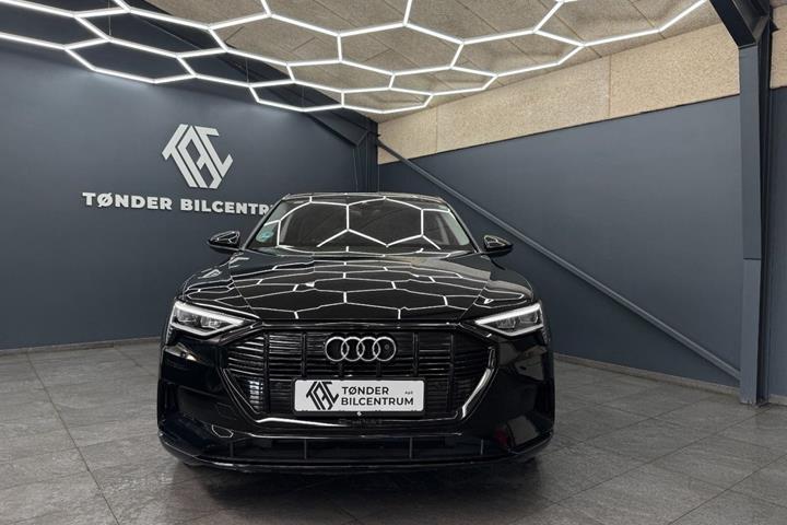 Sort Audi e-tron fra 2023