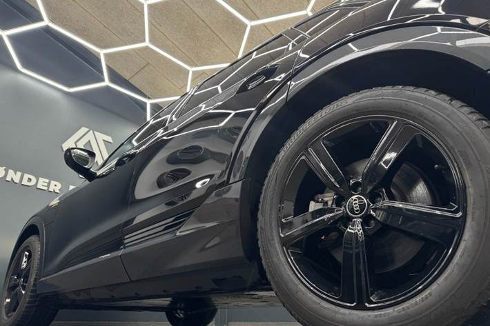 Sort Audi e-tron fra 2023