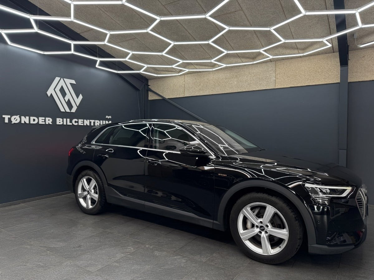Sort Audi e-tron fra 2022