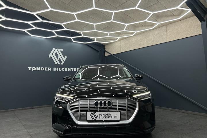 Sort Audi e-tron fra 2022