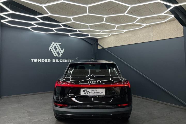 Sort Audi e-tron fra 2022