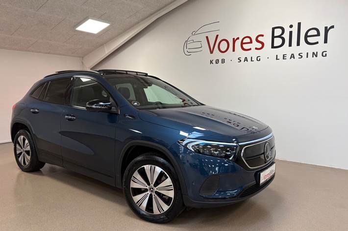 Blå Mercedes EQA250 fra 2022