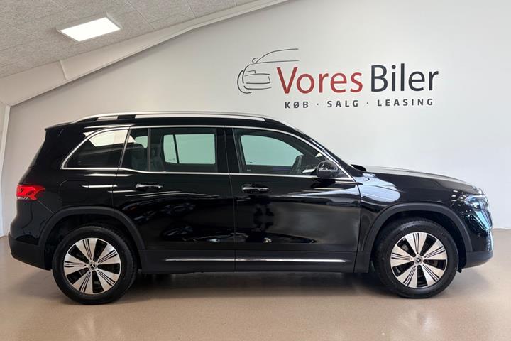 Sort Mercedes EQB250 fra 2023