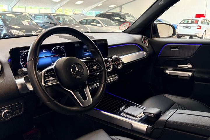 Sort Mercedes EQB250 fra 2023