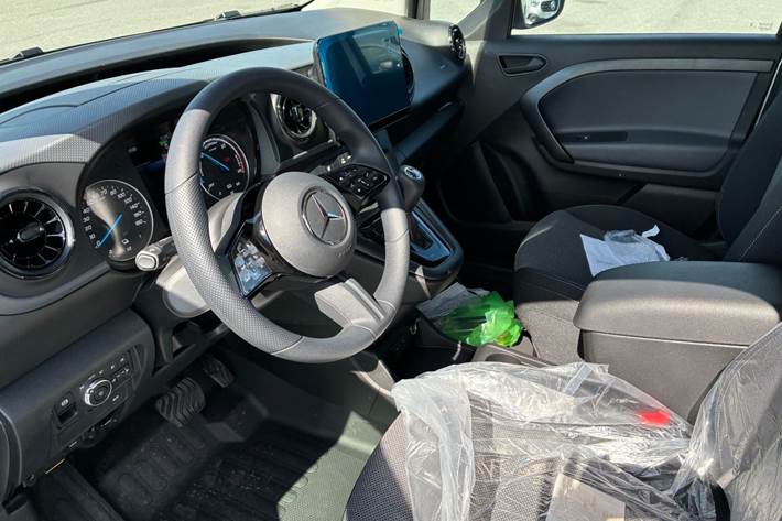 Sølv Mercedes eCitan fra 2026