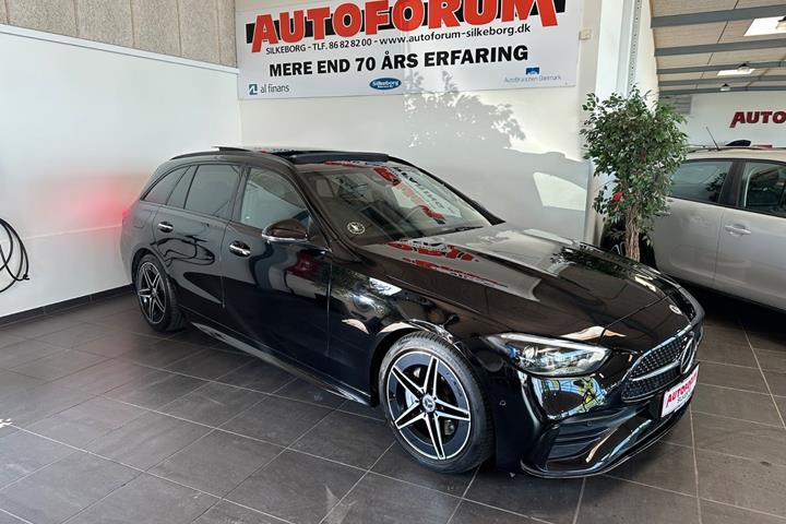 Sort Mercedes C220 d fra 2022 set udefra