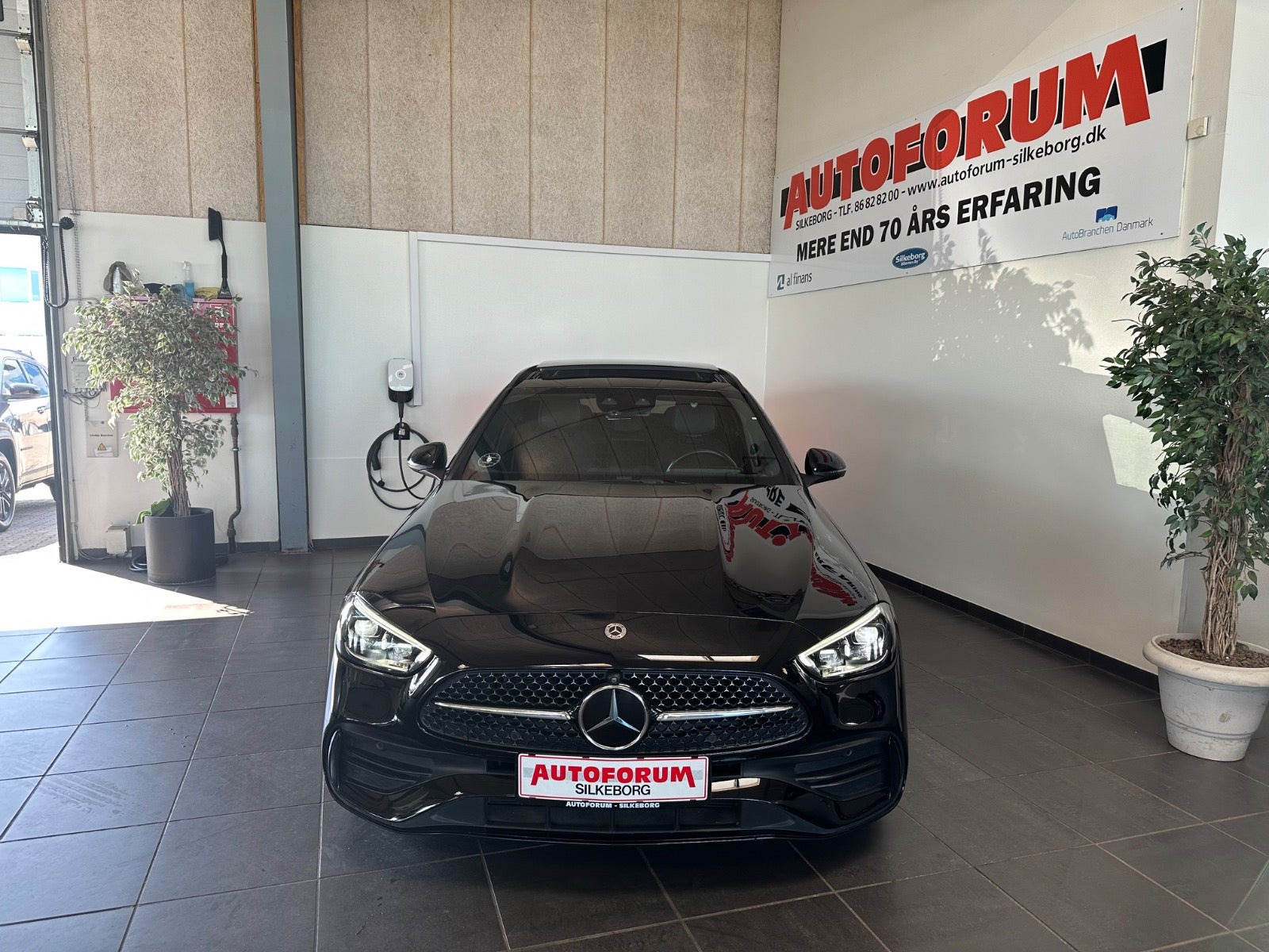 Sort Mercedes C220 d fra 2022