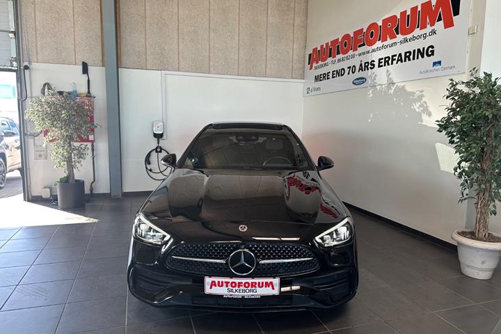 Sort Mercedes C220 d fra 2022