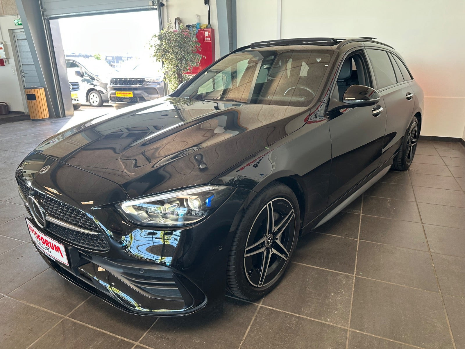 Sort Mercedes C220 d fra 2022