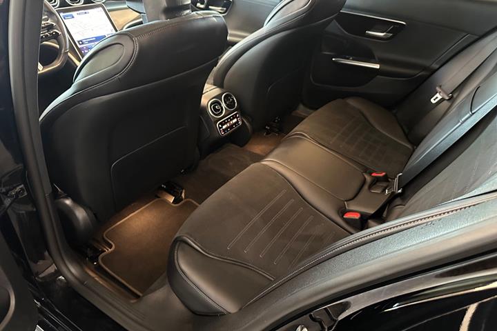 Sort Mercedes C220 d fra 2022