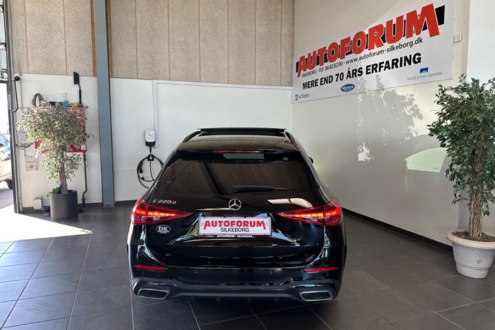 Sort Mercedes C220 d fra 2022