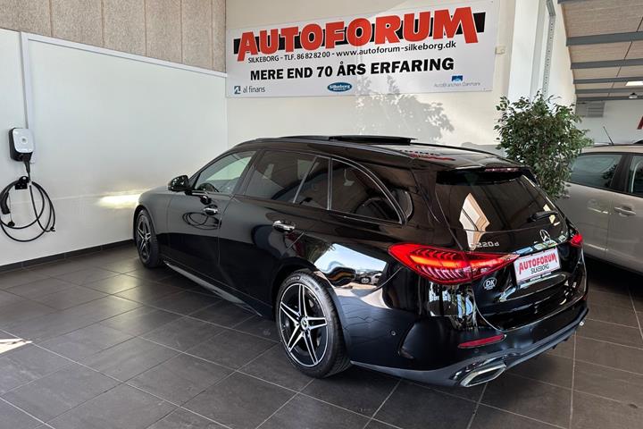 Sort Mercedes C220 d fra 2022