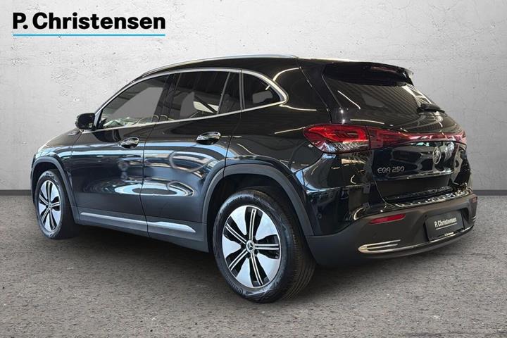 Sort Mercedes EQA250 fra 2022