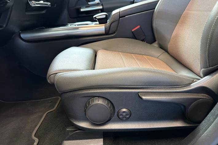 Sort Mercedes EQA250 fra 2022