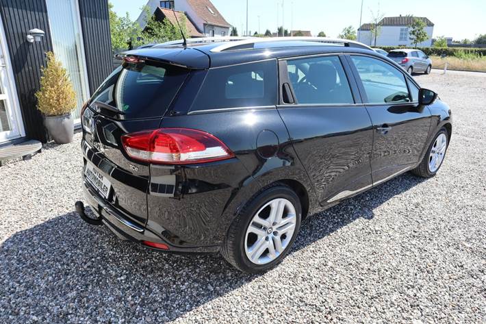 Sort Renault Clio IV fra 2017