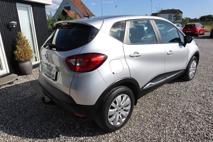 Grå Renault Captur fra 2017