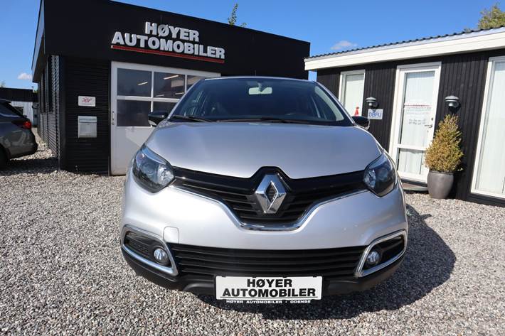 Grå Renault Captur fra 2017