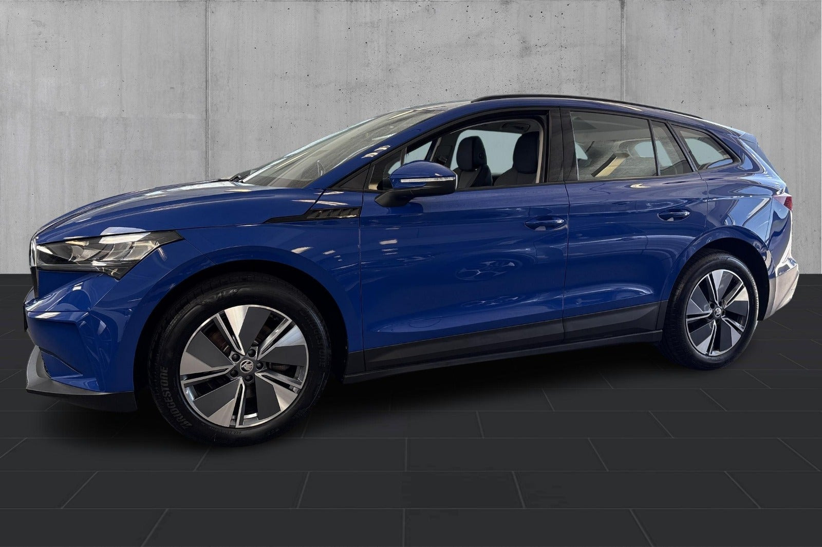 Blå Skoda Enyaq fra 2023