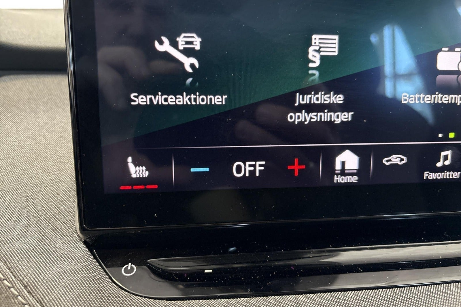 Blå Skoda Enyaq fra 2023