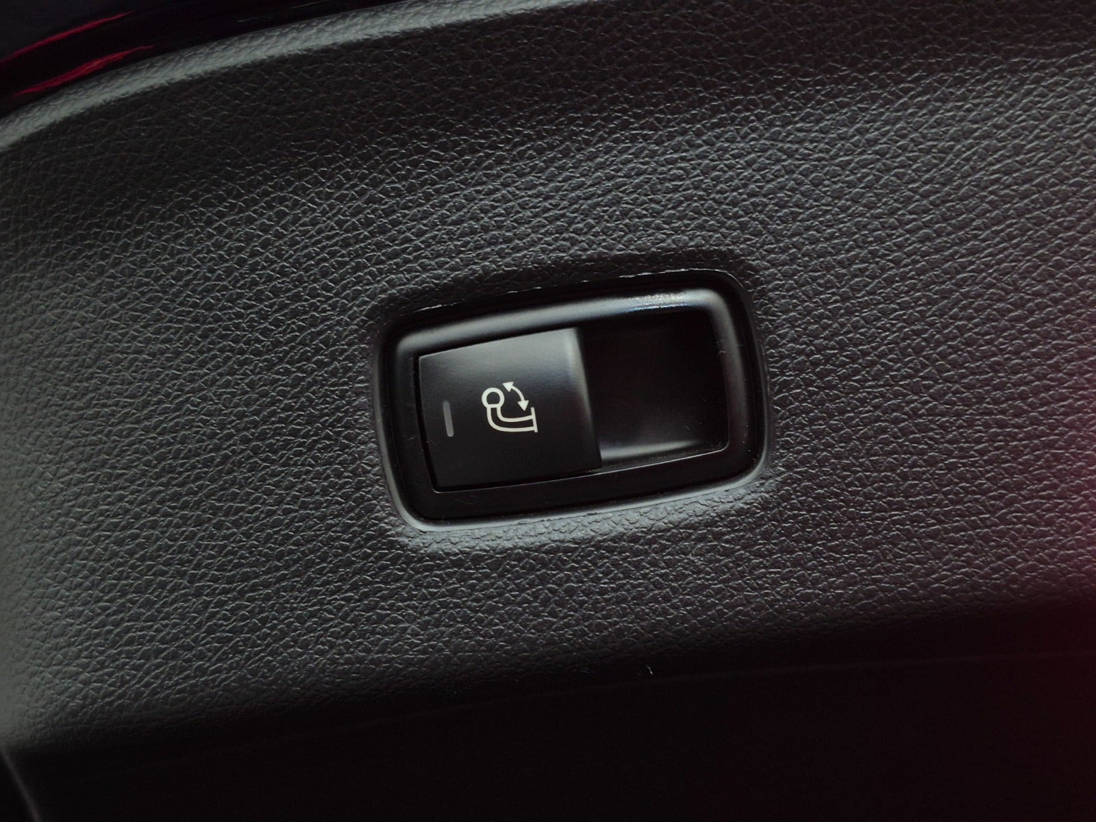 Blå Mercedes GLE400 fra 2016
