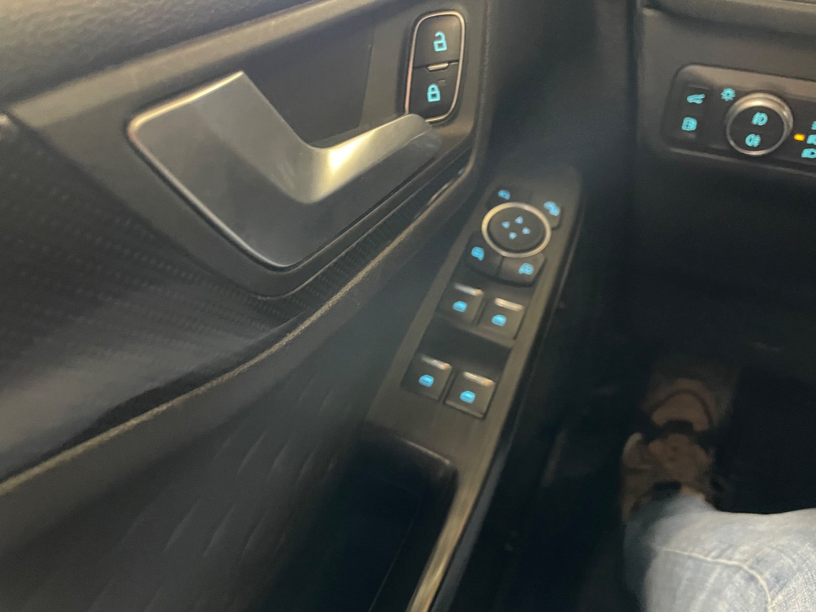 Rød Ford Kuga fra 2020