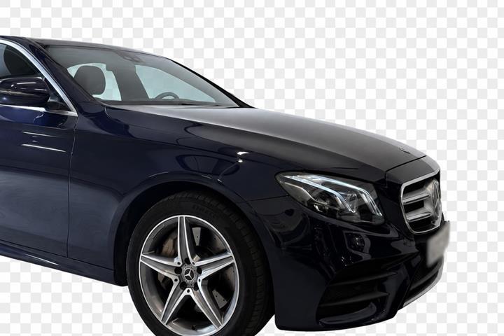 Blå Mercedes E300 de fra 2019