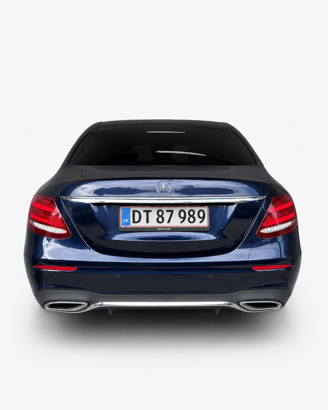 Blå Mercedes E300 de fra 2019