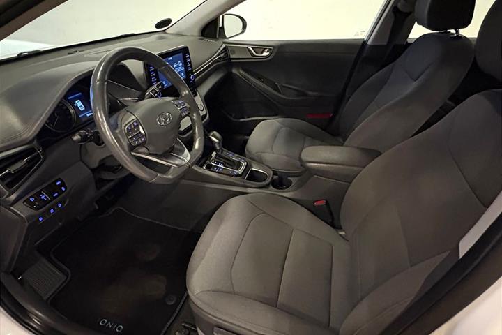 Hvid Hyundai Ioniq fra 2020