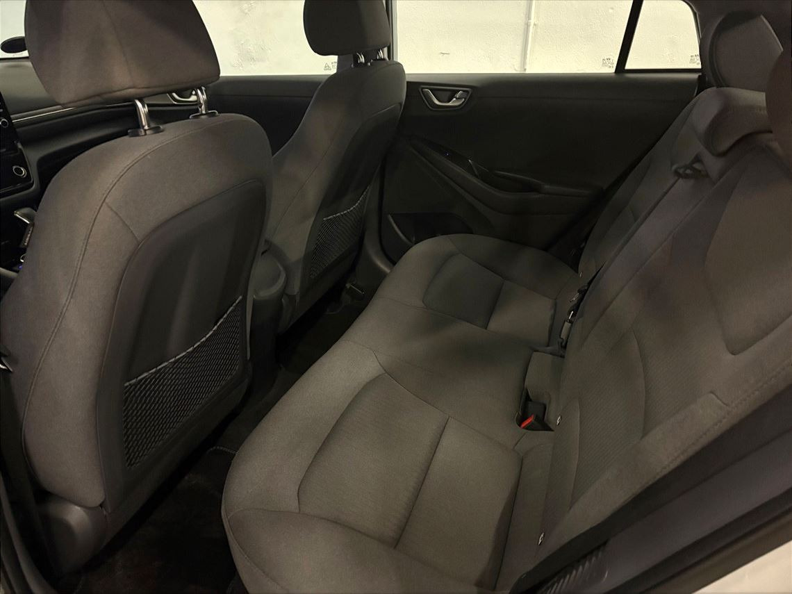 Hvid Hyundai Ioniq fra 2020