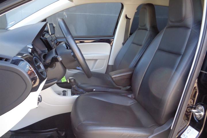 Sort VW UP! fra 2015