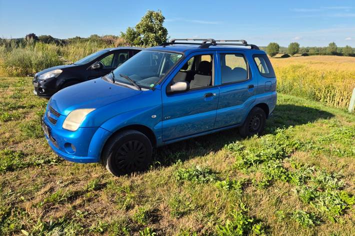 Blå Suzuki Ignis fra 2005