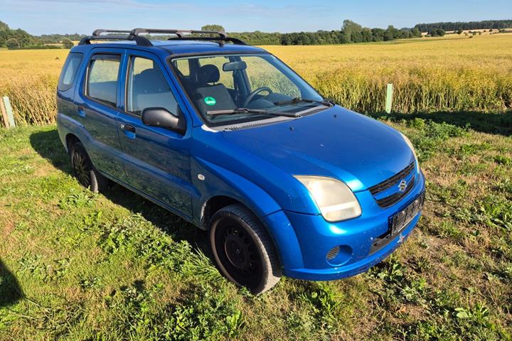 Blå Suzuki Ignis fra 2005
