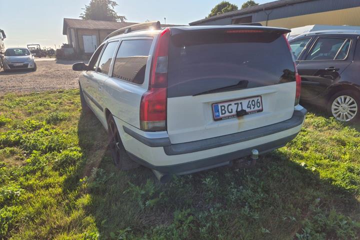 Hvid Volvo V70 fra 2002