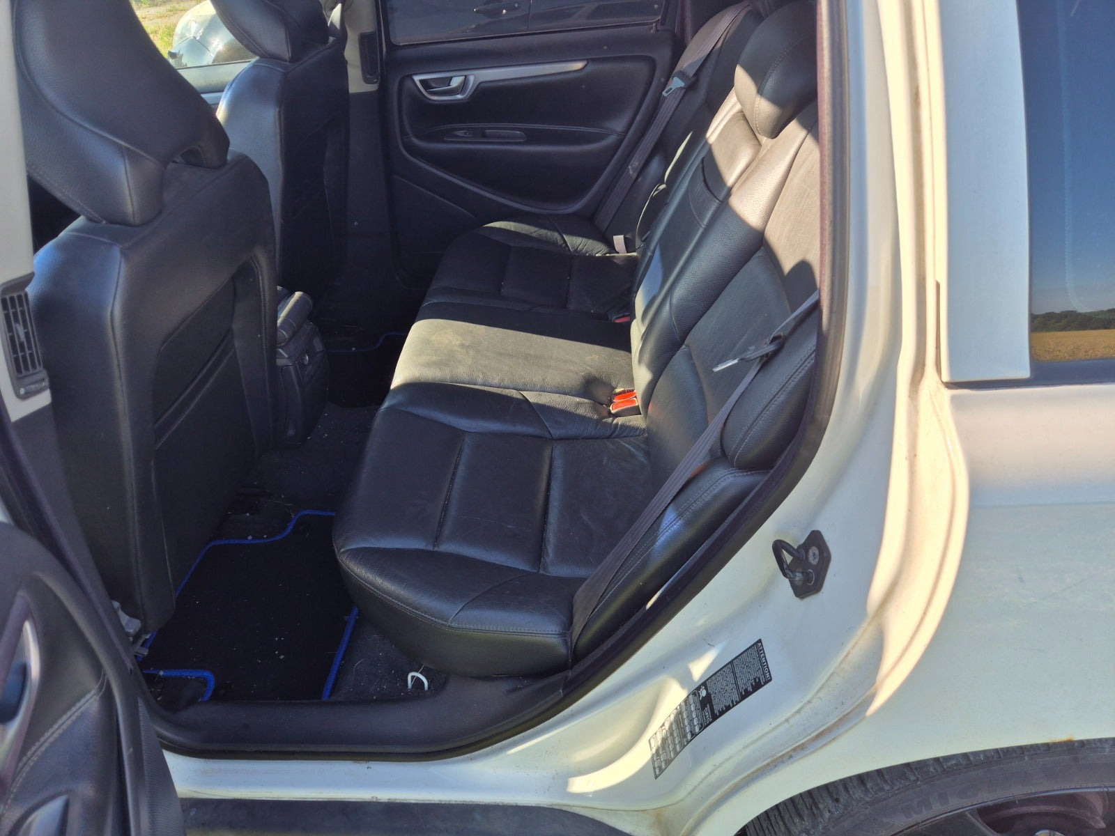 Hvid Volvo V70 fra 2002