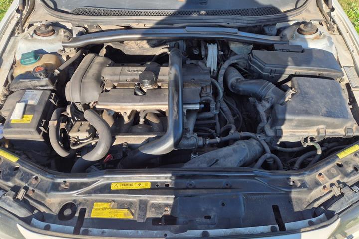 Hvid Volvo V70 fra 2002
