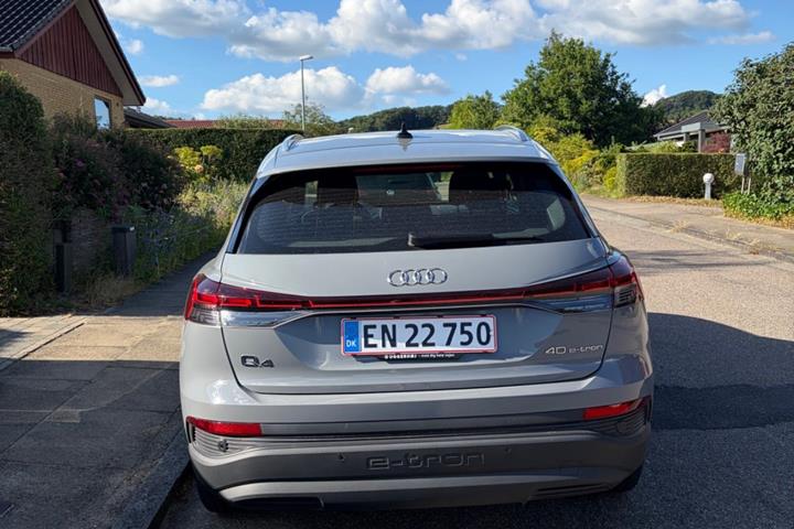 Grå Audi Q4 e-tron fra 2021